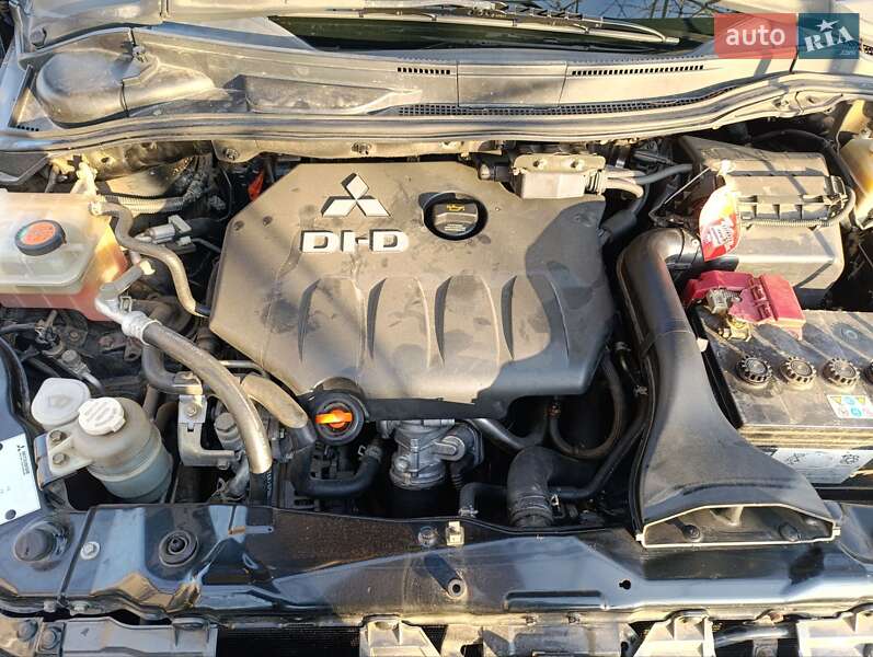 Минивэн Mitsubishi Grandis 2005 в Черноморске фото 22 Минивэн Mitsubishi Grandis 2005 в Черноморске