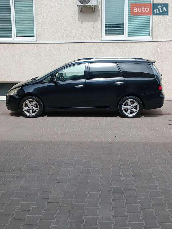 Mitsubishi Grandis 2008