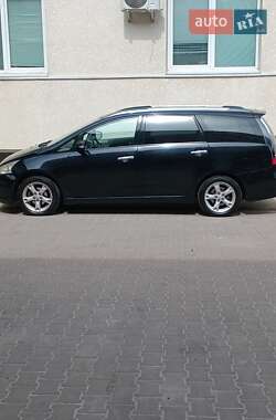 Минивэн Mitsubishi Grandis 2008 в 