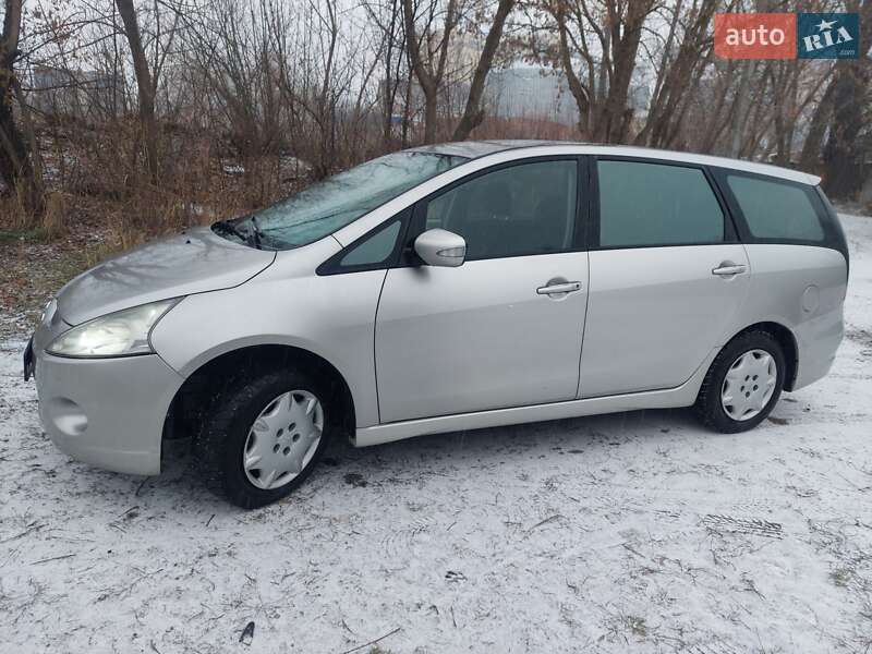 Минивэн Mitsubishi Grandis 2008 в 