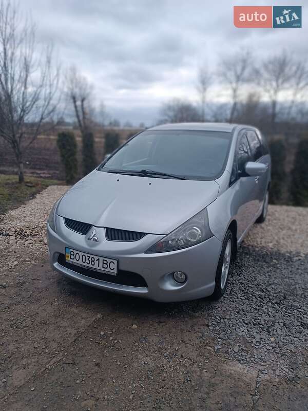 Минивэн Mitsubishi Grandis 2006 в Кременце