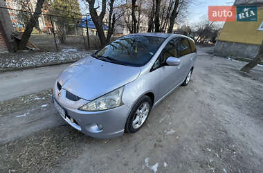Минивэн Mitsubishi Grandis 2006 в 
