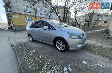 Минивэн Mitsubishi Grandis 2006 в 