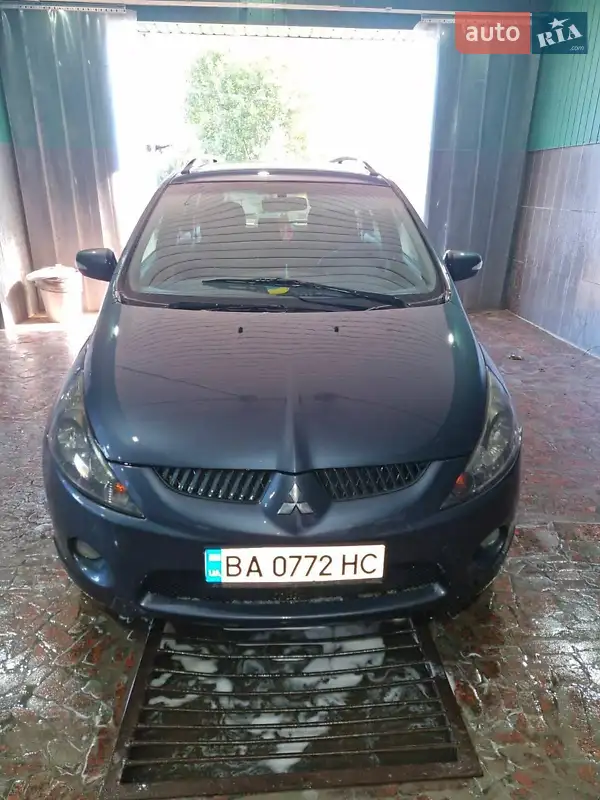 Mitsubishi Grandis 2005