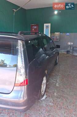 Минивэн Mitsubishi Grandis 2005 в 