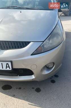 Минивэн Mitsubishi Grandis 2006 в 