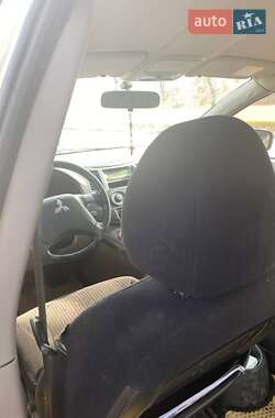 Минивэн Mitsubishi Grandis 2006 в 