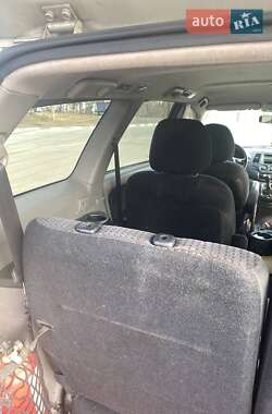 Минивэн Mitsubishi Grandis 2006 в 