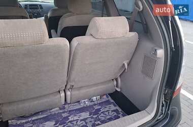 Мінівен Mitsubishi Grandis 2004 в 