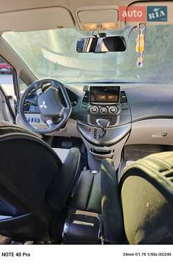 Мінівен Mitsubishi Grandis 2008 в 