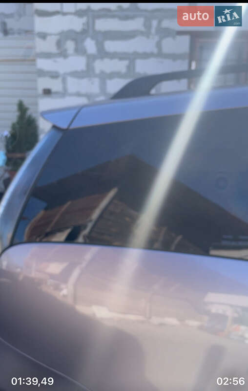 Минивэн Mitsubishi Grandis 2004 в 