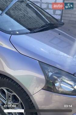 Минивэн Mitsubishi Grandis 2004 в 