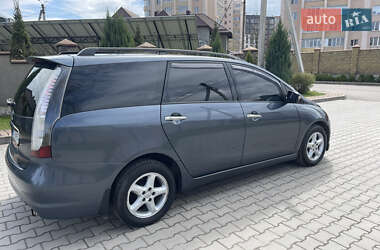 Минивэн Mitsubishi Grandis 2006 в 