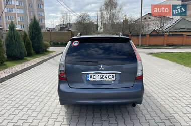 Минивэн Mitsubishi Grandis 2006 в 