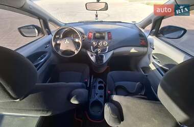 Мінівен Mitsubishi Grandis 2008 в 
