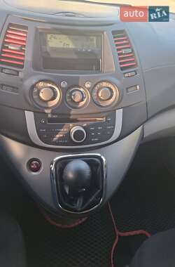 Мінівен Mitsubishi Grandis 2008 в 