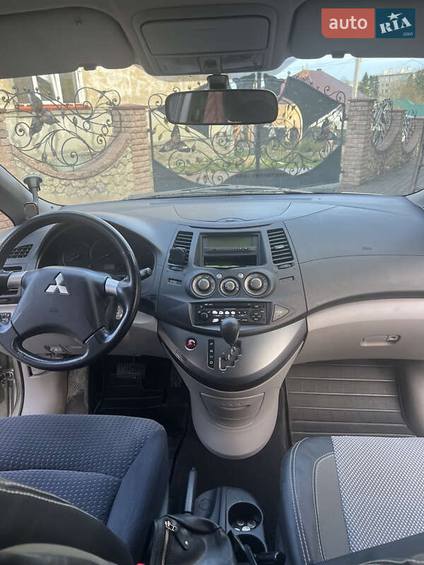 Минивэн Mitsubishi Grandis 2007 в Зборове