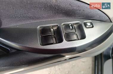 Минивэн Mitsubishi Grandis 2007 в 