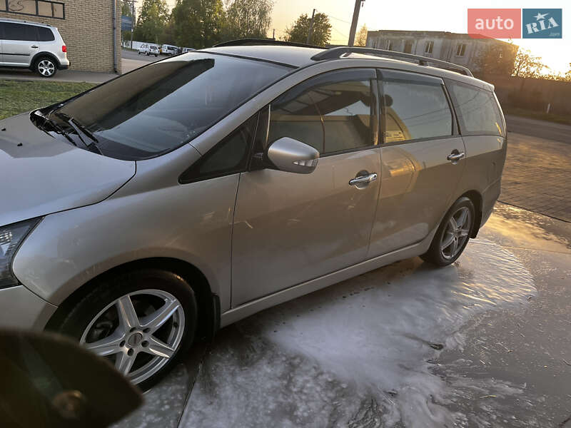 Мінівен Mitsubishi Grandis 2006 в Миргороді