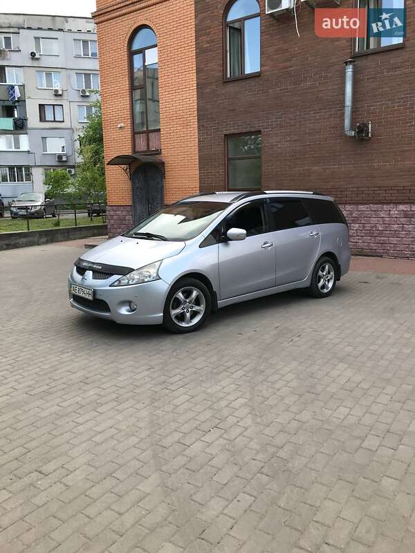 Мінівен Mitsubishi Grandis 2008 в 