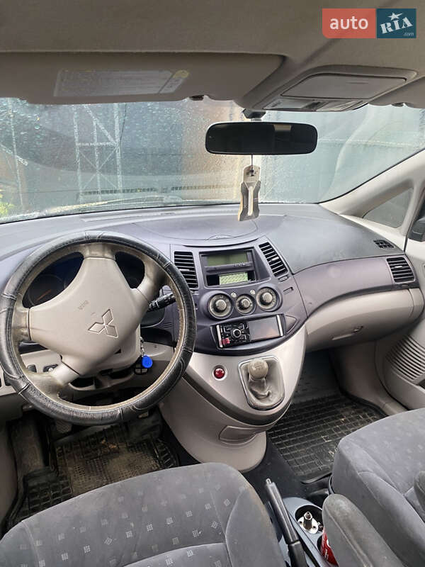 Універсал Mitsubishi Grandis 2005 в Ужгороді