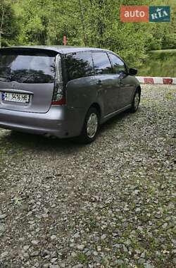 Минивэн Mitsubishi Grandis 2005 в 