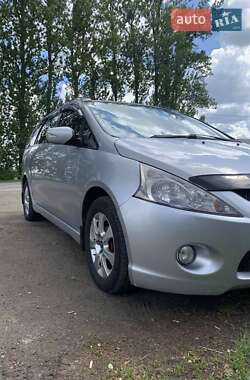 Минивэн Mitsubishi Grandis 2008 в 