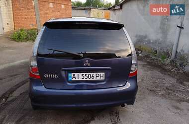 Мінівен Mitsubishi Grandis 2004 в 