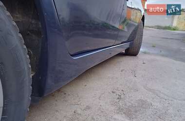 Мінівен Mitsubishi Grandis 2004 в 