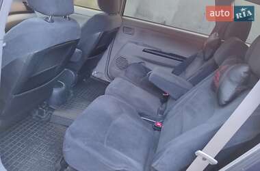 Мінівен Mitsubishi Grandis 2004 в 
