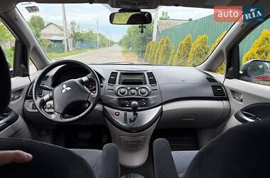 Минивэн Mitsubishi Grandis 2007 в 