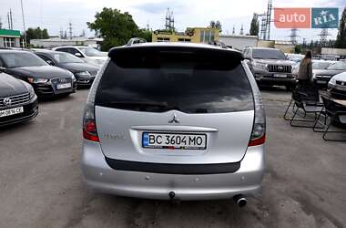 Минивэн Mitsubishi Grandis 2004 в 