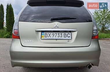Минивэн Mitsubishi Grandis 2006 в 