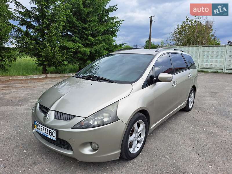 Минивэн Mitsubishi Grandis 2006 в 