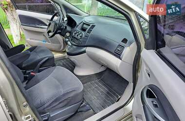 Минивэн Mitsubishi Grandis 2006 в 