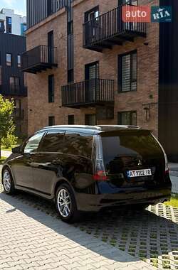 Мінівен Mitsubishi Grandis 2008 в 