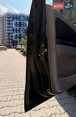 Мінівен Mitsubishi Grandis 2008 в 