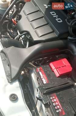Мінівен Mitsubishi Grandis 2010 в 