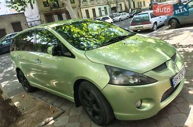 Минивэн Mitsubishi Grandis 2004 в 