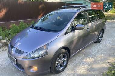 Минивэн Mitsubishi Grandis 2004 в 