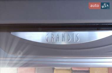 Мінівен Mitsubishi Grandis 2010 в 