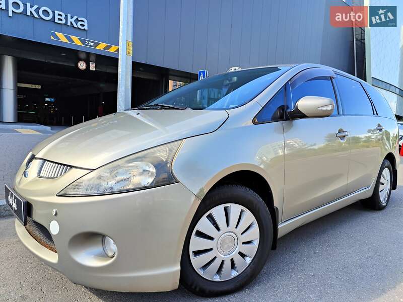 Mitsubishi Grandis 2007