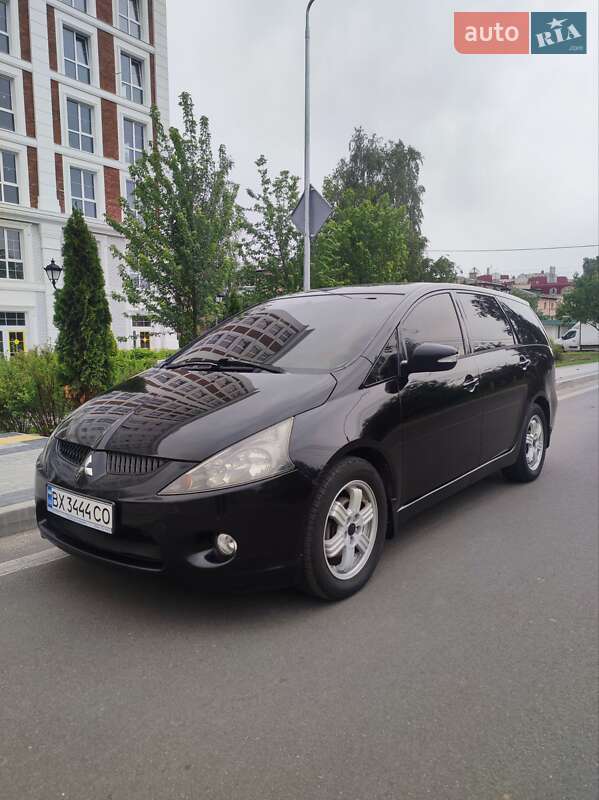 Mitsubishi Grandis 2007
