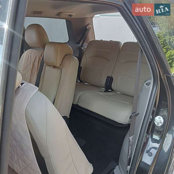 Минивэн Mitsubishi Grandis 2005 в Обертине