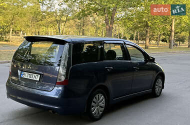 Минивэн Mitsubishi Grandis 2006 в 