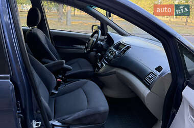 Минивэн Mitsubishi Grandis 2006 в 