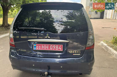 Минивэн Mitsubishi Grandis 2010 в 