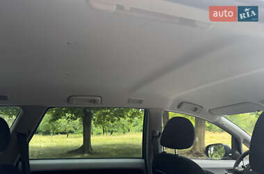 Минивэн Mitsubishi Grandis 2010 в 