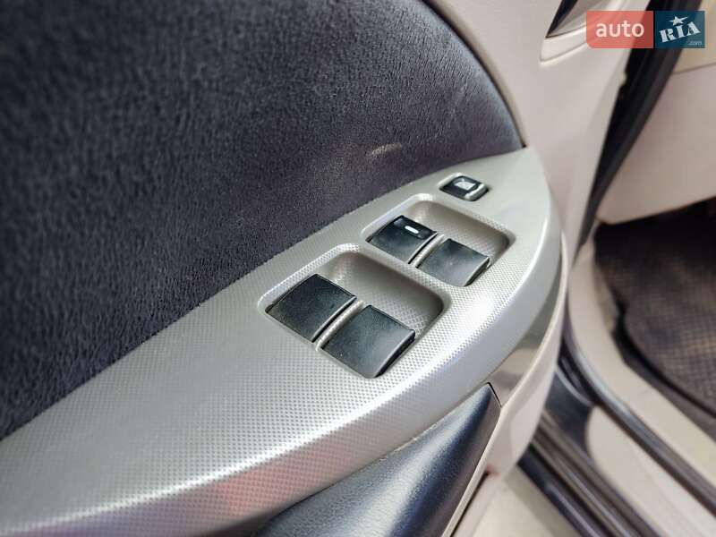 Минивэн Mitsubishi Grandis 2008 в Киеве