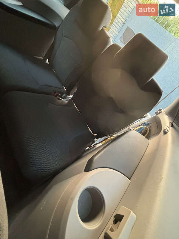 Минивэн Mitsubishi Grandis 2007 в Мошнах